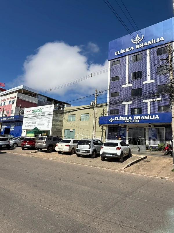 Prédio comercial com +- 250 m² sendo no térreo e com +- 250 m ² no 1º pavimento,...