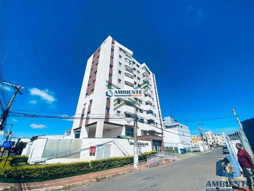 APARTAMENTO REFORMADO 75m² ANDAR ALTO VISTA LIVRE PERMANENTE SAMAMBAIA Residenci...