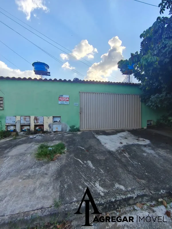 02 QUARTOS, SALA, COZINHA, ÁREA DE SERVIÇO, BANHEIRO, GARAGEM. OBS. CASA SOZINHA...