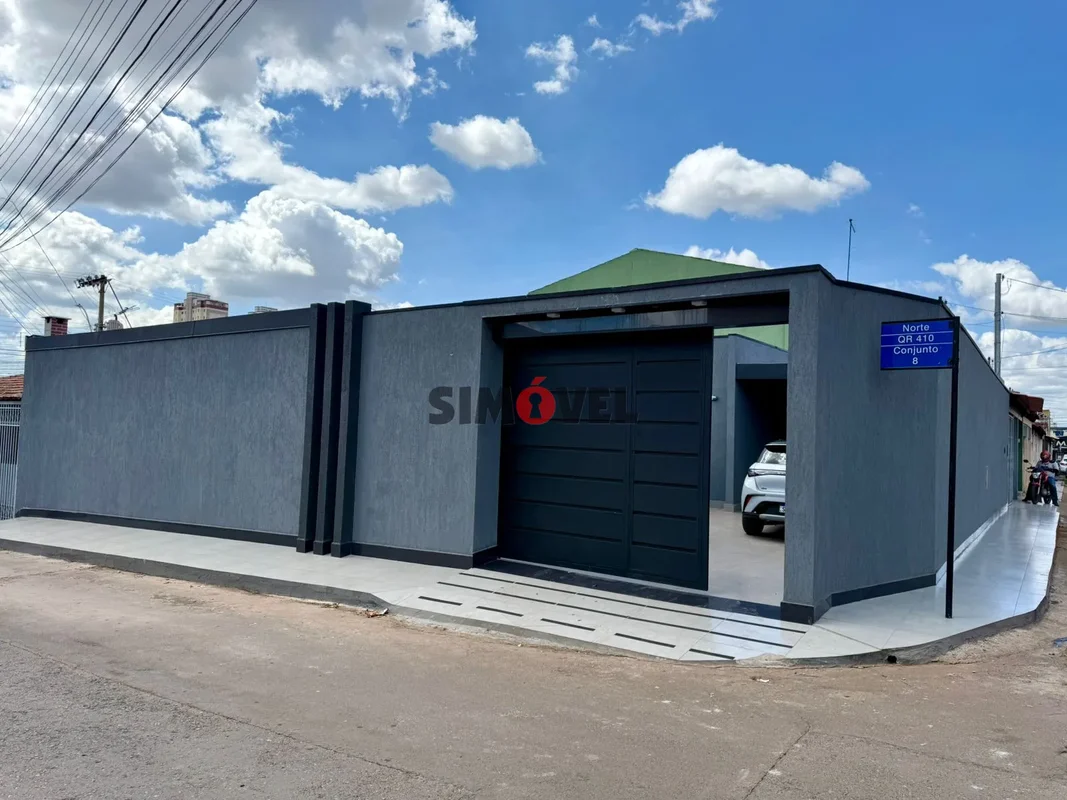 260m², Casa Moderna, QR 410, 3 Quartos, sendo 1 Suíte, R$ 775.000 - Aceita Finan...