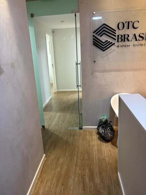 ALUGO DUAS SALAS 234 E 235 + GARAGEM 42 no 2° SS.. salas interligadas ótimas com...