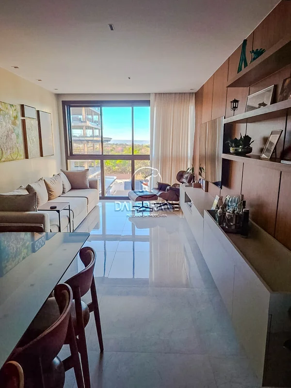 Descubra este lindo apartamento mobiliado no Residencial Topázio, localizado na ...