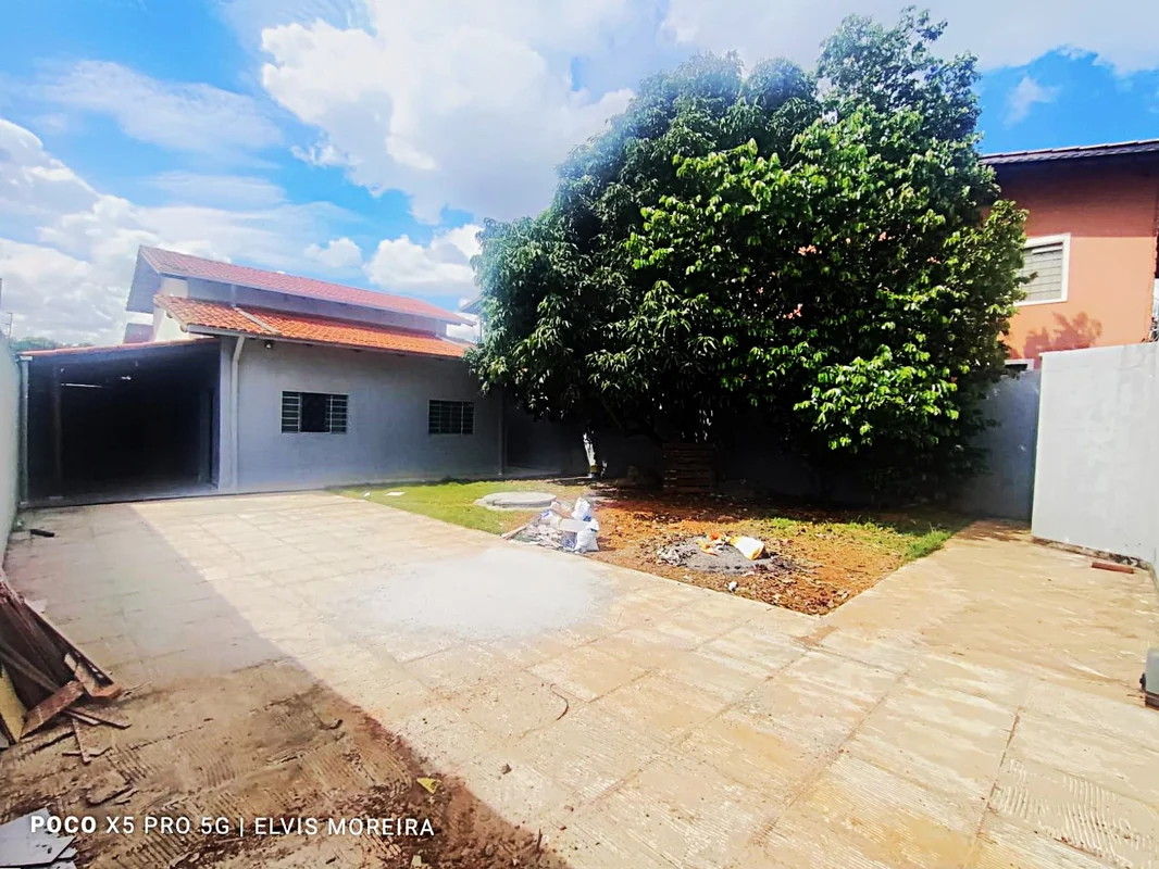 ALUGO CASA DE 3 QUARTOS, SENDO 1 SUÍTE, LOTE INTEIRO DE 360M², ACIMA DO CEASA, N...