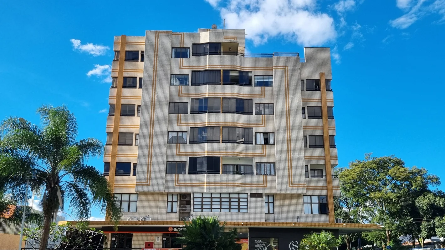 HP VENDE: Apartamento 3 Quartos com Suíte Varanda Garagem Elevador em Sobradinho...
