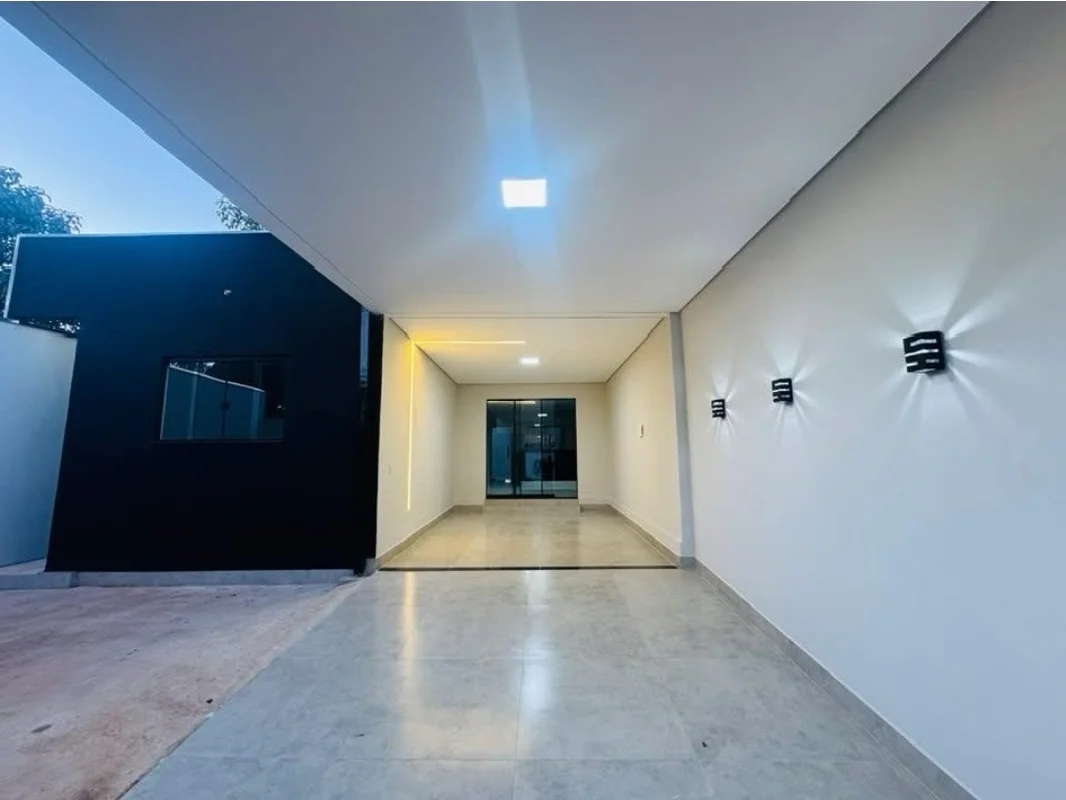 HP Vende: Casa Nova e Moderna com 3 Quartos 1 Suíte no Setor de Mansões em Sobra...