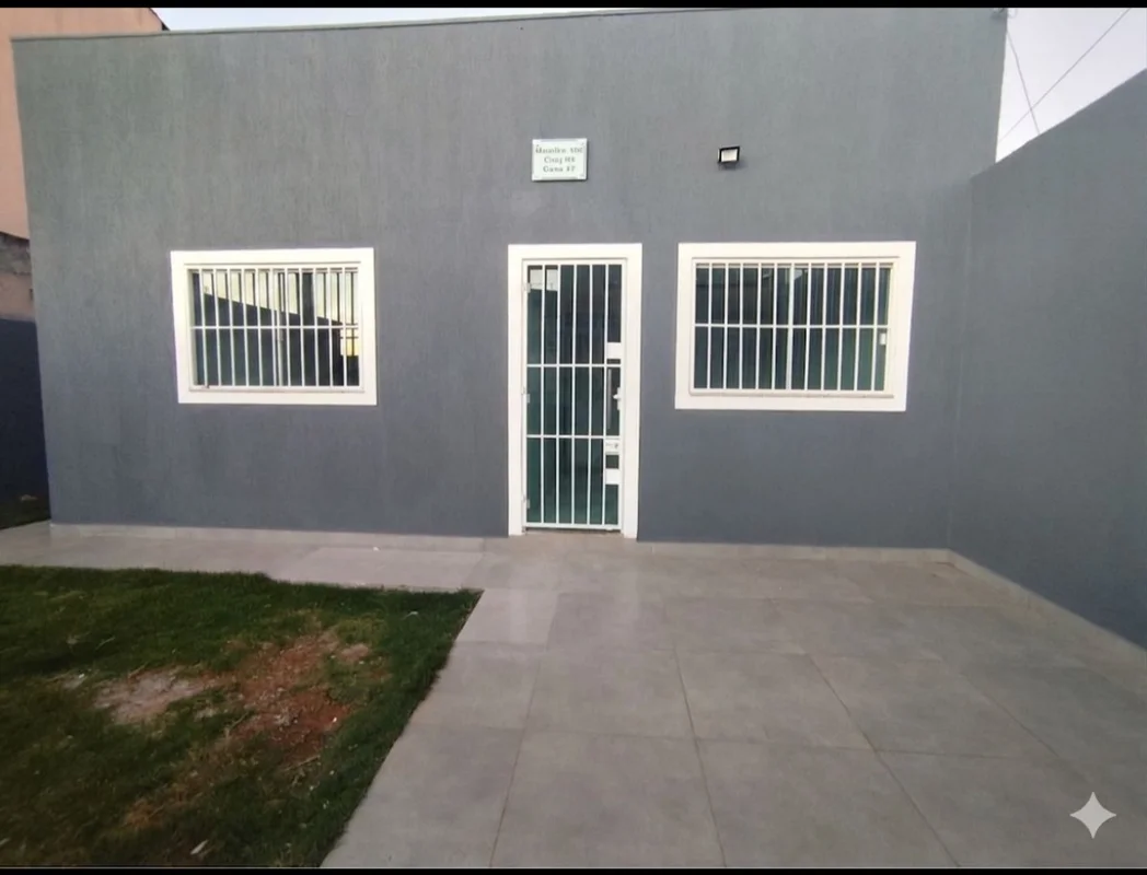 Excelente Casa Na Laje São Três Quartos Sendo Uma Suíte Sala Ampla Cozinha Espaç...