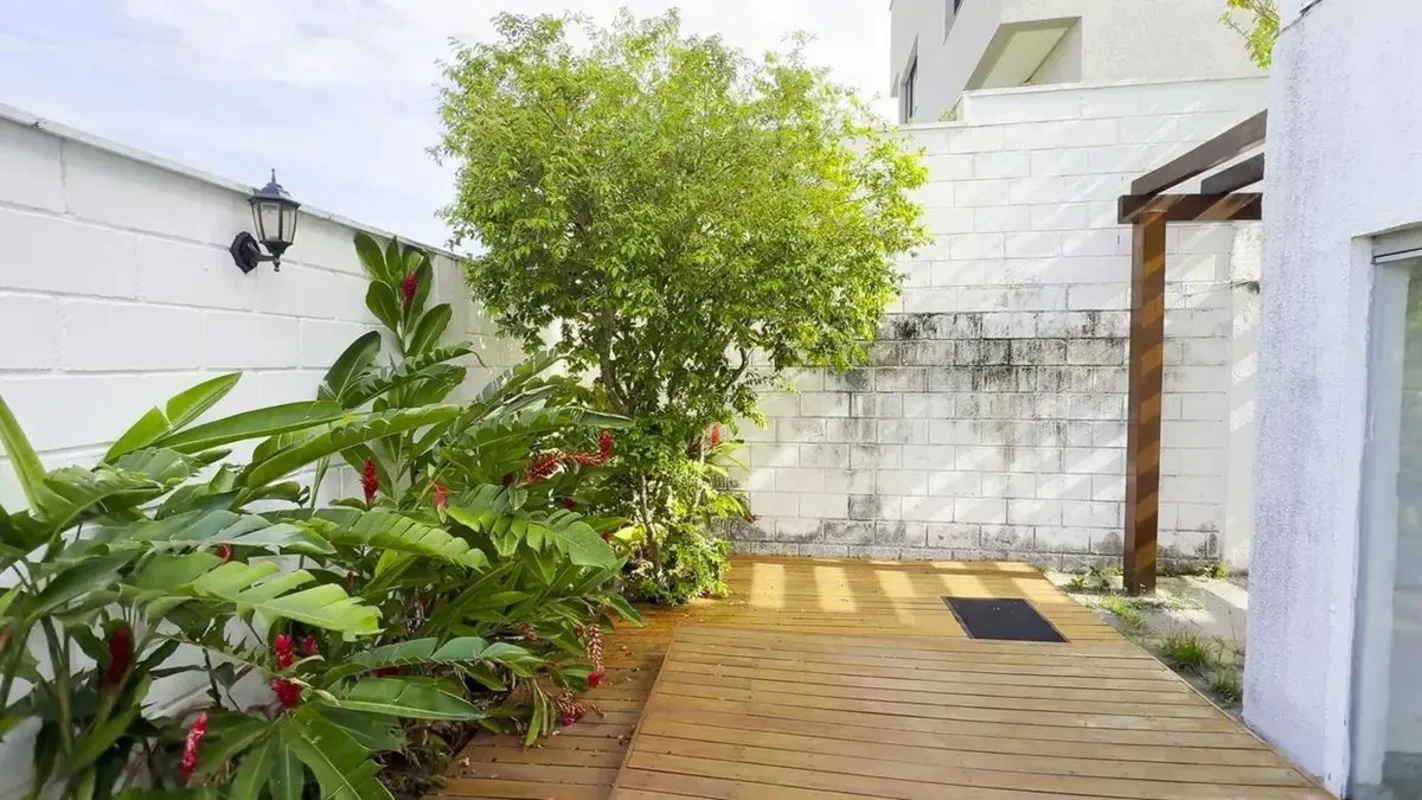 Sobrado de Alto Padrão – Alphaville Araguaia, Goiânia (Código: 0349)Área total: ...