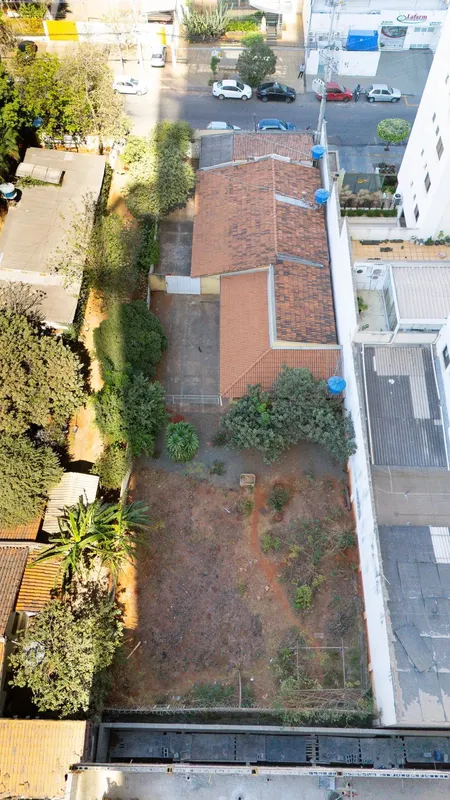 TERRENO NO SETOR BUENO À VENDA (Código: 0315)Características do imóvel:- Área to...