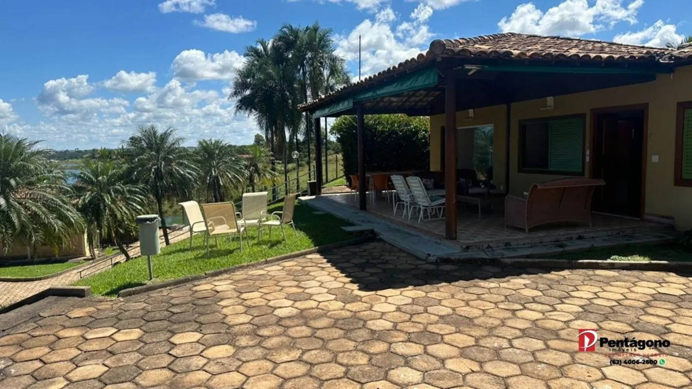 Casa em Três Ranchos - Pé na Água - Condomínio exclusivo situado na Fazenda Fund...