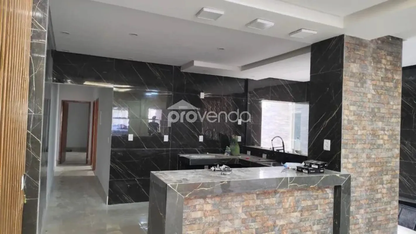 Casa térrea com 121,10m² de área privativa no Setor Residencial Garavelo I - Tri...