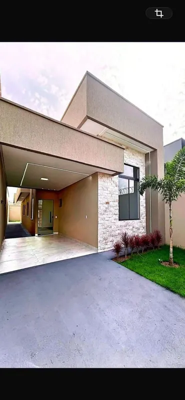 - 3 Quartos sendo 1 suite- Fachada Revestida em pedra e com fita de led- Sala pé...