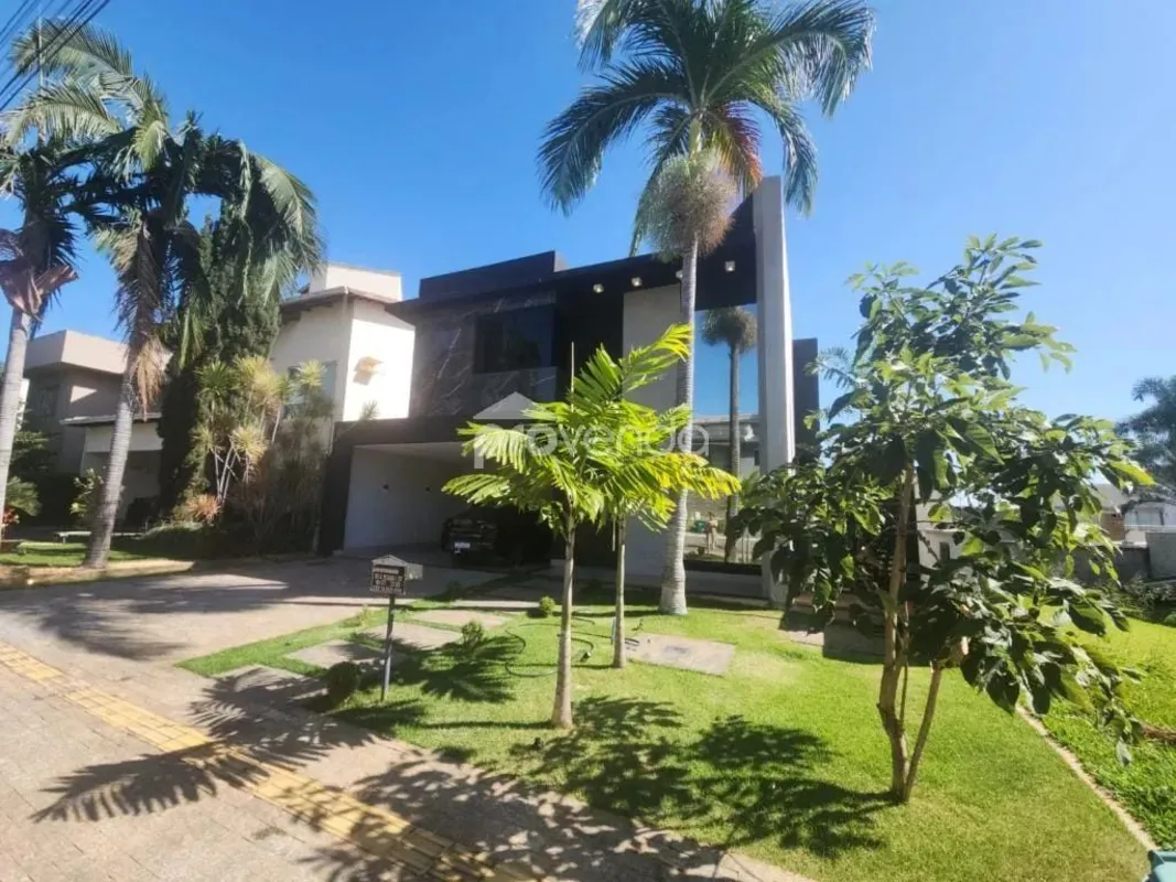 Casa com 4 suítes plenas, piscina aquecida e área gourmet integrada ? Alto padrã...