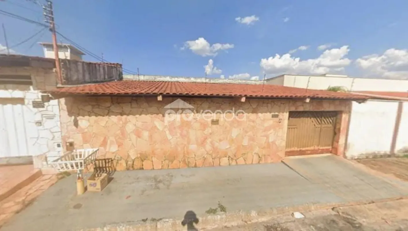 Casa à Venda 4 quartos sendo 1 suíte master no Setor Goiânia 2 - Goiânia GO160m²...