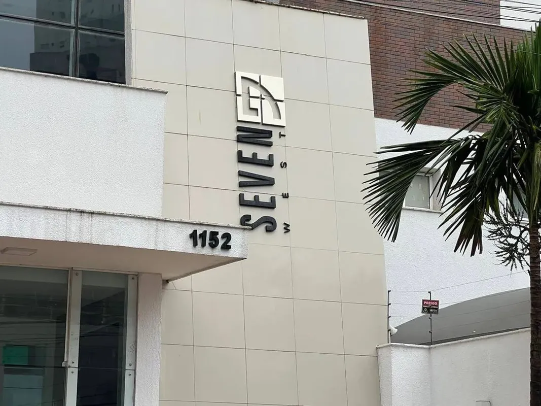 Apartamento Mobiliado à Venda no Seven West Setor Oeste 2 Quartos Excelente opor...