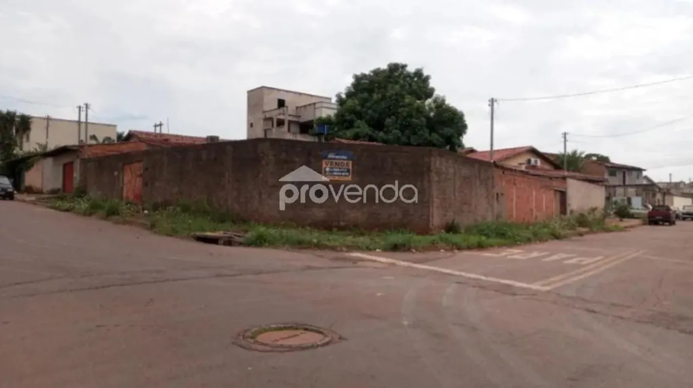Imóvel Localizado no Setor Solar Ville, em Goiânia, Esta casa semiacabada em alv...