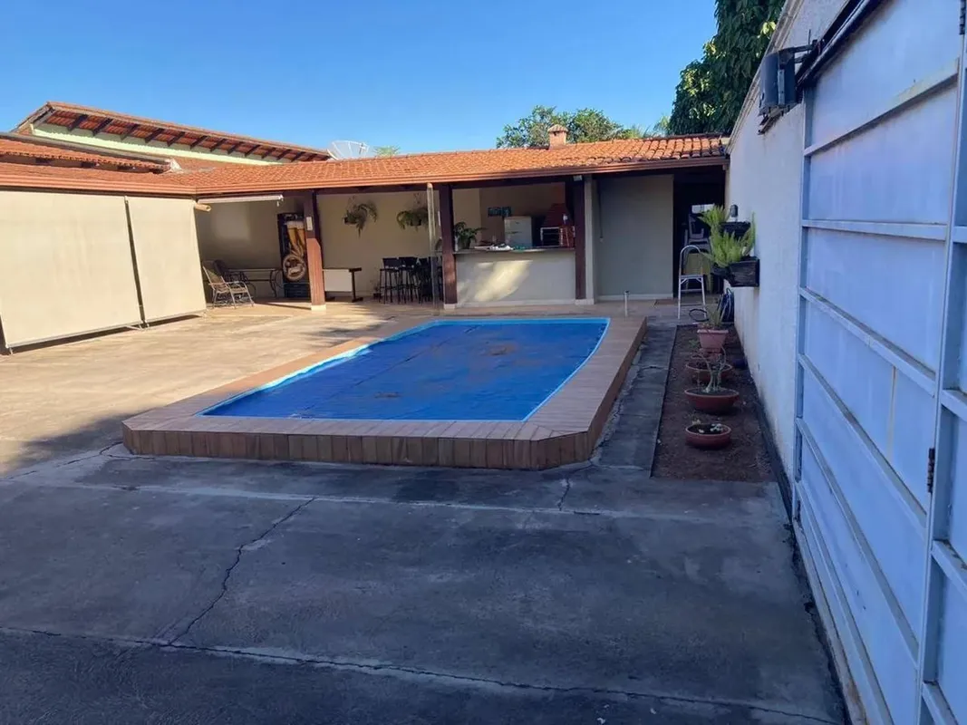 Casa Térrea no Setor Gentil Meireles, estrutura de alvenaria , na laje, telhado ...