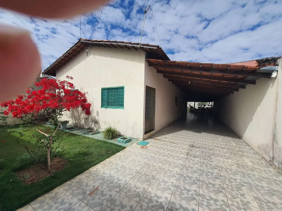 R$ 380.000,00 Conforto, segurança e espaço para a sua família! 3 Quartos 2 Banhe...