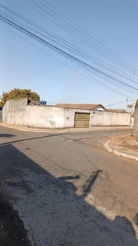 Localização Privilegiada: Situada no coração do Jardim Liberdade, esta casa está...