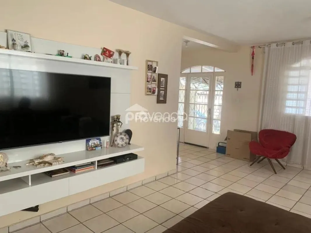 Esta ampla e bem equipada casa é perfeita para quem busca conforto, espaço e pra...