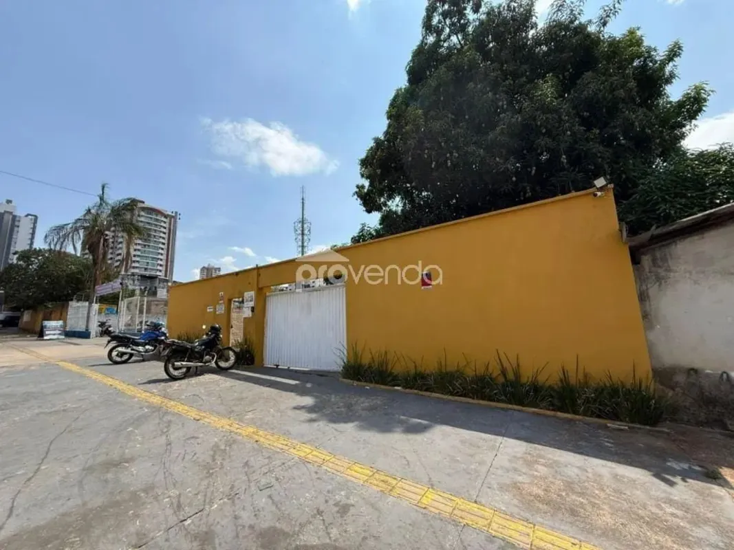 Casa Comercial com Edícula e Amplo Estacionamento - Excelente Oportunidade para ...