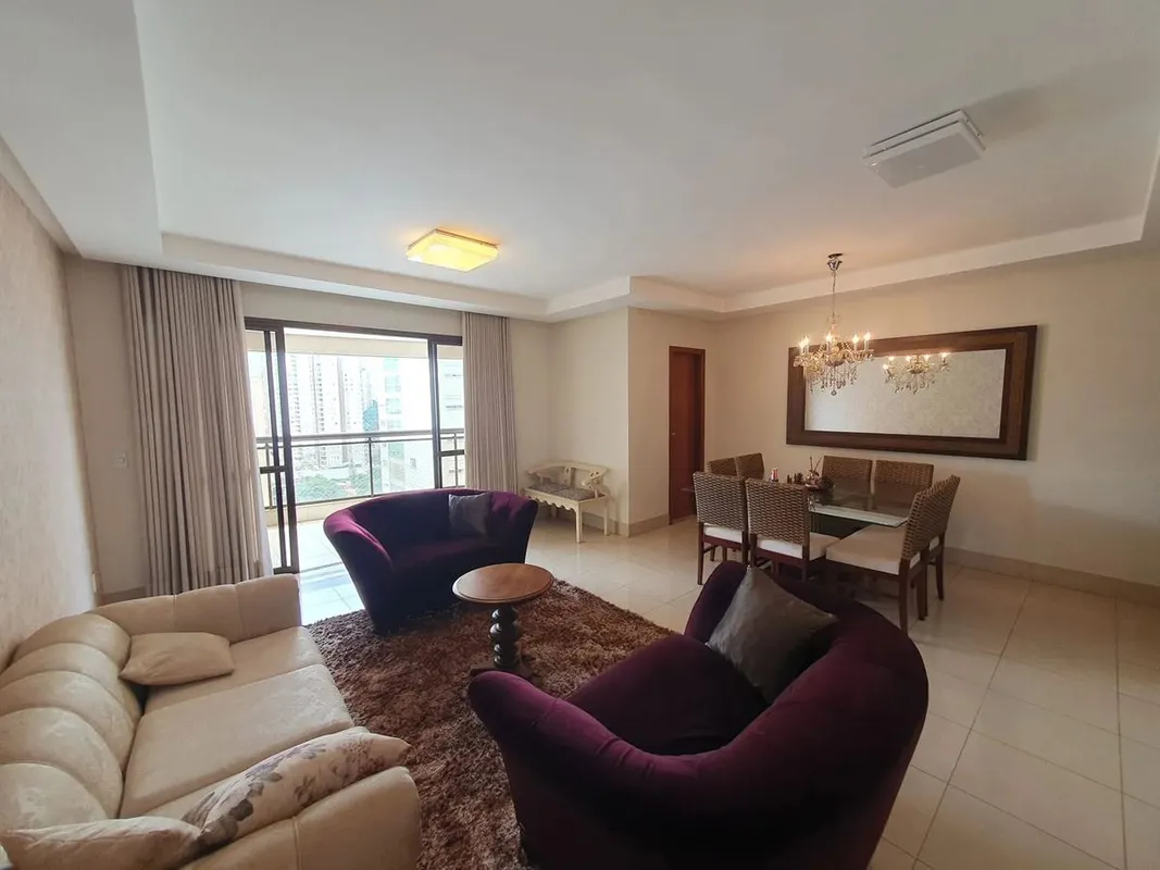 Apresentamos este confortável apartamento à venda no prestigiado Setor Bueno, em...