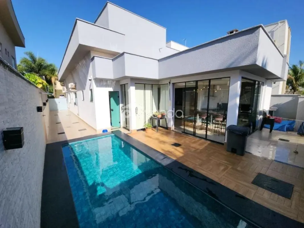 Casa térrea mobiliada com 195m² de construção em lote de 377m² - Condomínio Jard...