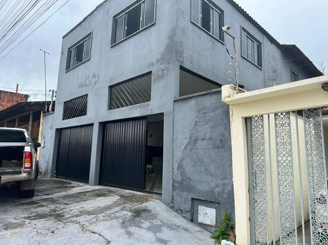 Casa à Venda no Bairro Sonho Verde Goiânia 5 Quartos 270 m²Excelente oportunidad...