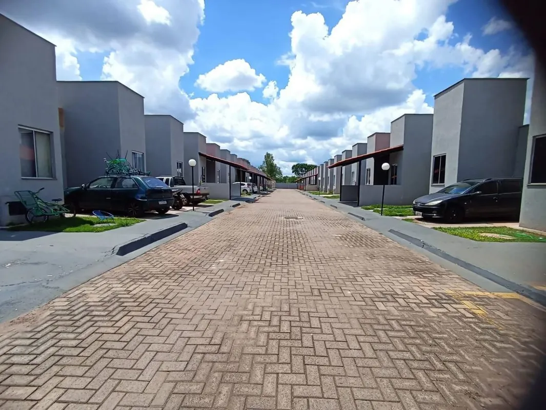 Casa em Condomínio à Venda 2 Quartos (1 Suíte) Residencial Villa do ImpérioExcel...