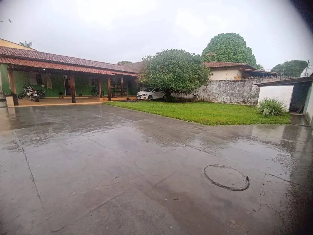 Casa Térrea à Venda no Jardim Ana Lúcia 4 Quartos (1 Suíte) Garagem para +4 Carr...