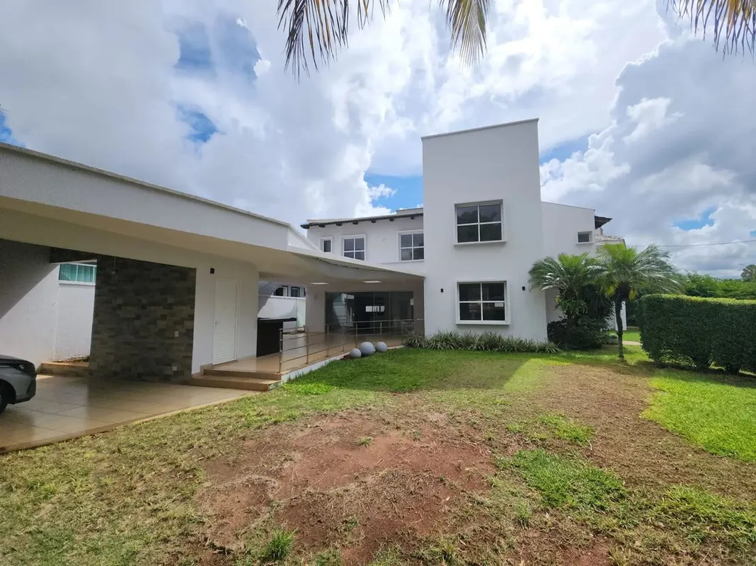 Sobrado de esquina com 5 suítes, 566 de lote, 312 de construção, sala ampla, áre...