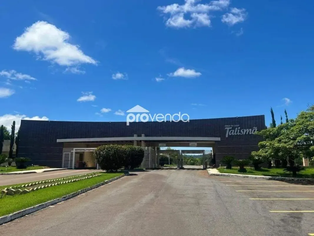 Chácara exclusiva de 1.501,32 m² em um dos condomínios mais desejados da região,...