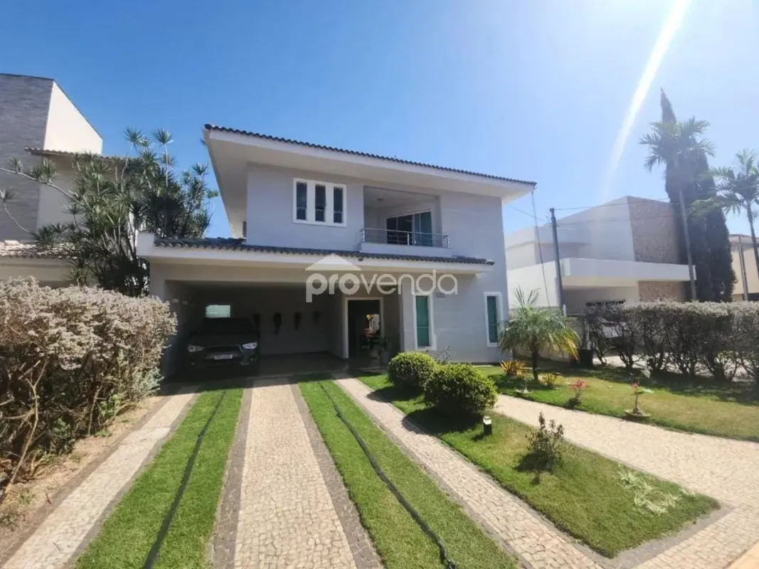 BELO SOBRADO À VENDA NO CONDOMÍNIO JARDINS MADRI - GOIÂNIA/GOExcelente sobrado d...