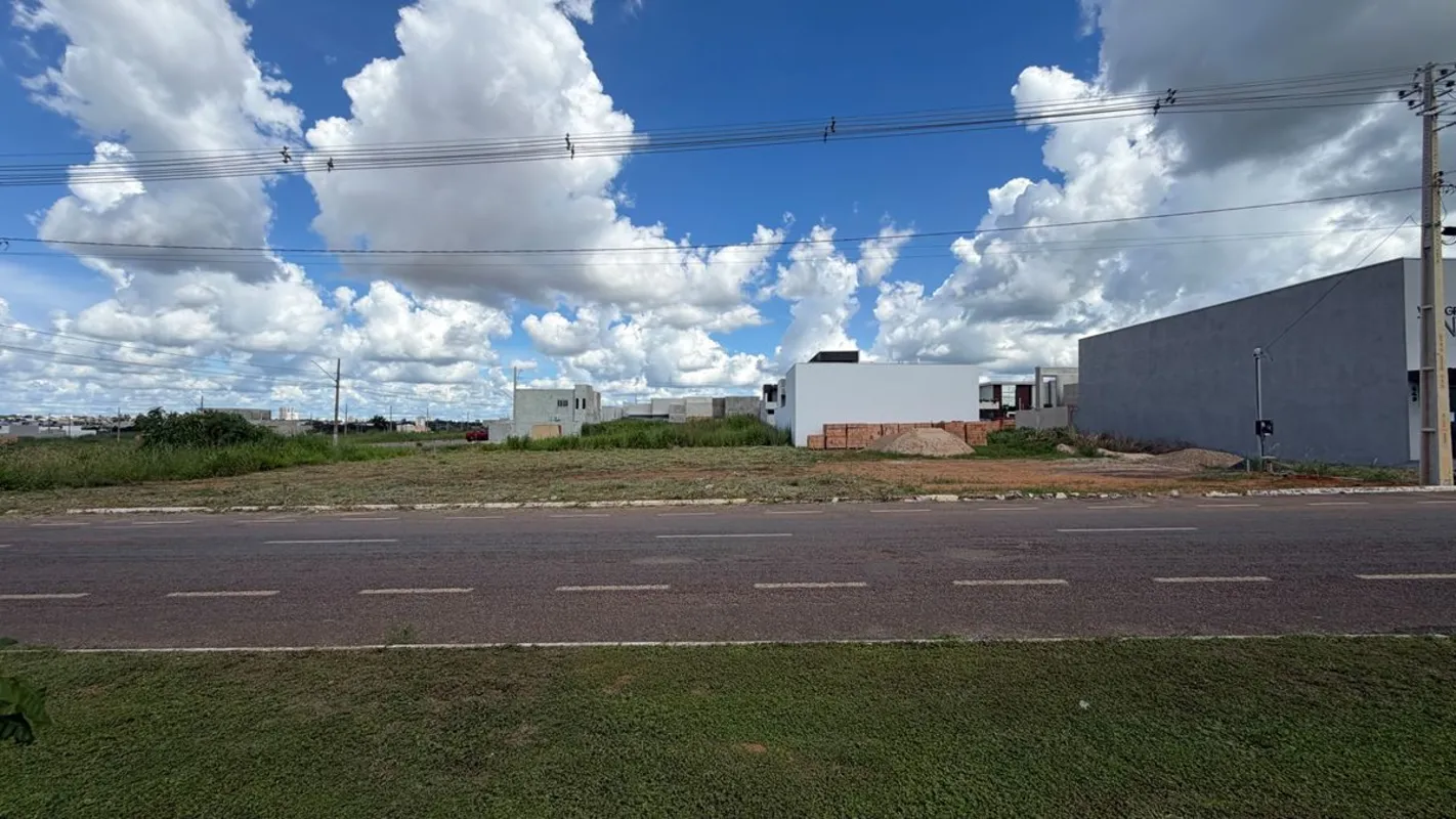 2 lotes comerciais, na Avenida Pupunha, no início do Villa Gramado.Ótima oportun...