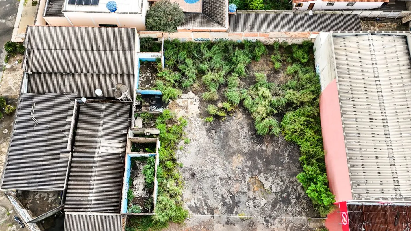 Oportunidade imperdível na Avenida Dom Pedro IApresentamos uma excelente área co...