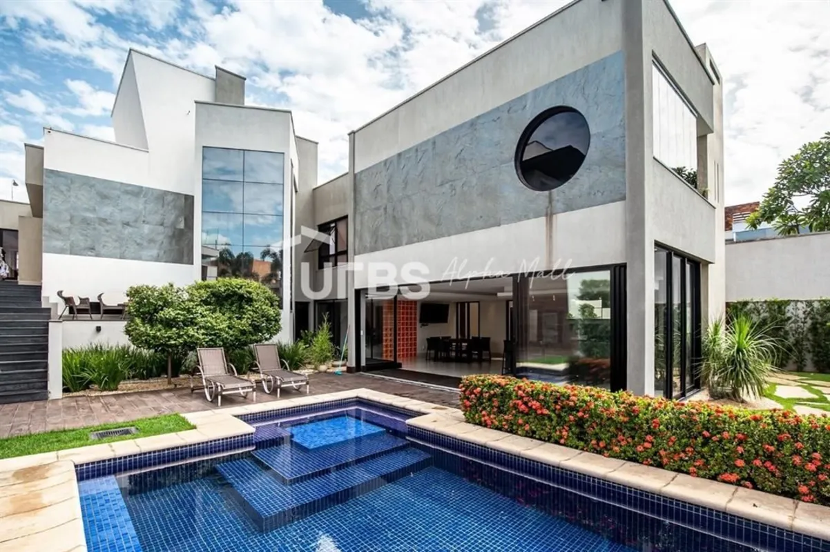 COD U-0002058 - Exclusividade, luxo e conforto nesse espetacular sobrado de 484,...