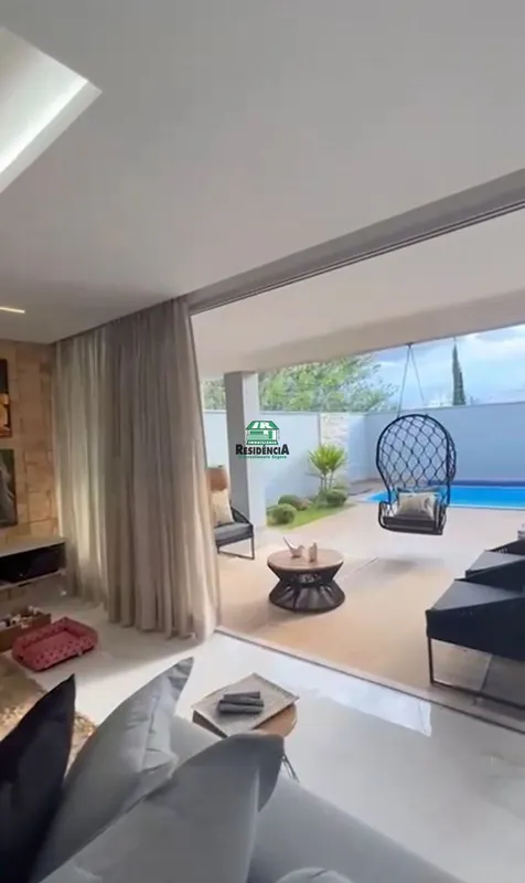 Área total: 420 m² | Área construída: 351 m² Características principais: 4 quart...