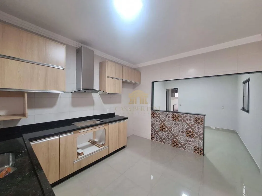 CASA COLONIAL RUA 8 LOTE 200M² 3 QUARTOS 1 SUÍTE CLOSET CHURRASQUEIRACasa coloni...