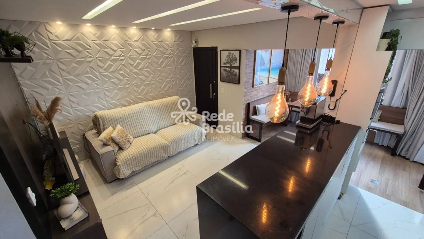 Apartamento totalmente reformado, 60m² com ventilação cruzada e excelente ilumin...