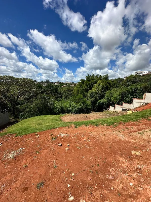 LEÕES DA CORRETAGEM VENDE O IMÓVEL QUE VOCÊ PROCURATERRENO À VENDA EM ARNIQUEIRA...