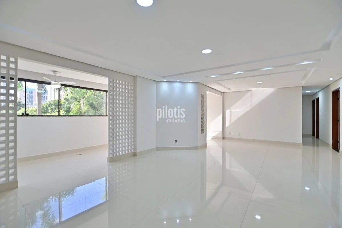 São 4 quartos, sendo 1 suíte espaçosa com duas cubas e banheira, proporcionando ...
