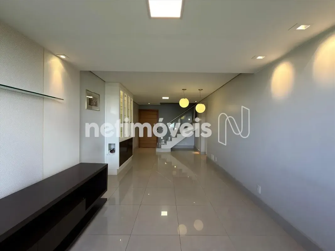 Cobertura 04 quartos | SQN 208A SQN 208 oferece localização privilegiada, com fá...