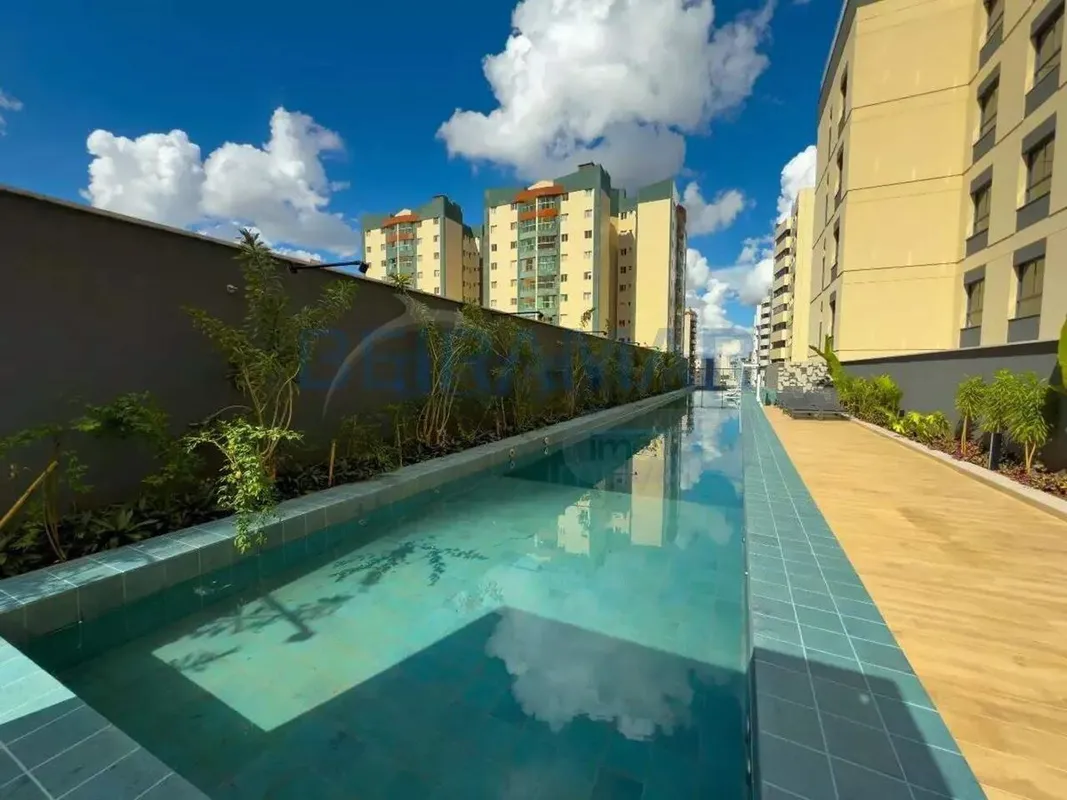 Apartamento com 4 Quartos, 2 Suítes, 2 Semi Suítes, DCE, 230m², Varanda e Lazer ...