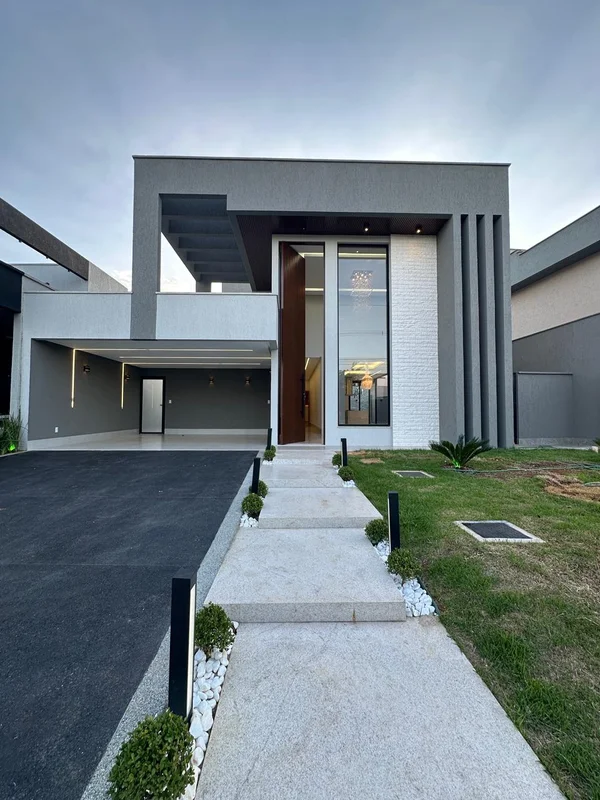Descubra uma casa exclusiva, no bairro PARQVILLE PINHEIROS, em Aparecida de Goiâ...