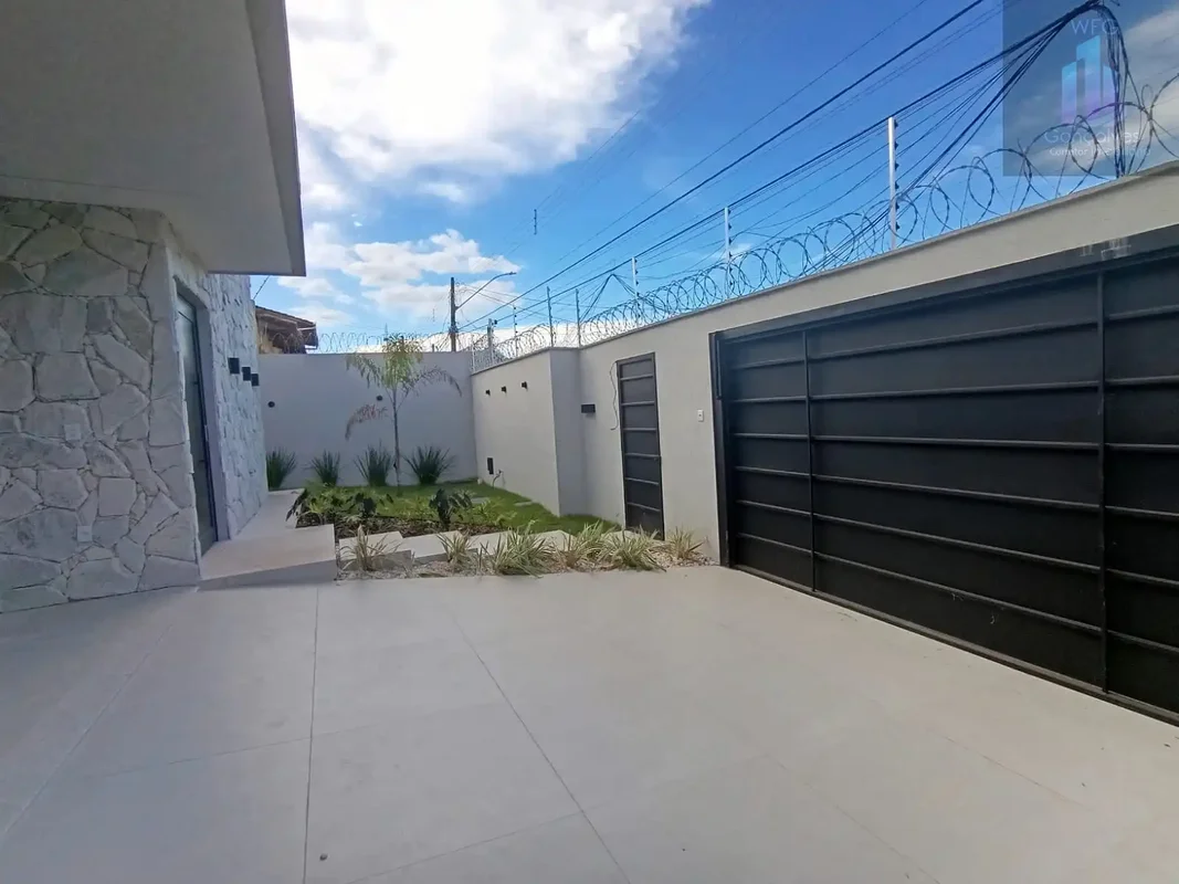 CASA ALTO PADRÃO – JARDIM ATLÂNTICO | ACIMA DO PARQUE CASCAVEL• Lote: 420 m²• Ár...