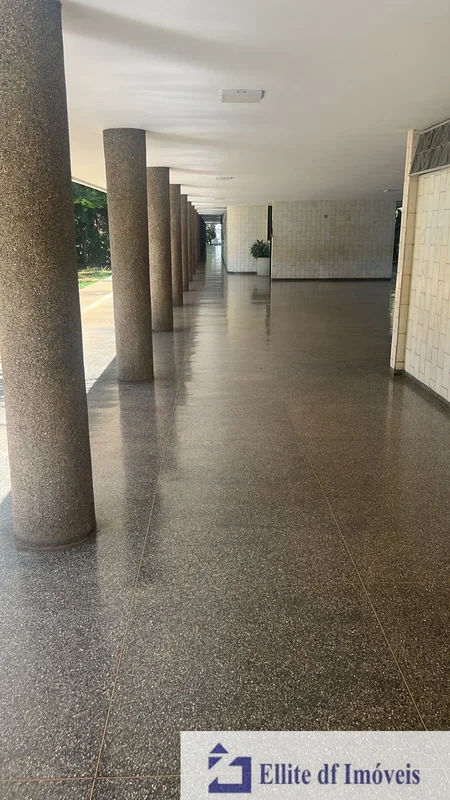 Vendo apartamento na SQN 404 – Asa NorteÁrea: 84 m²Andar: 3º andarComposição: 2 ...