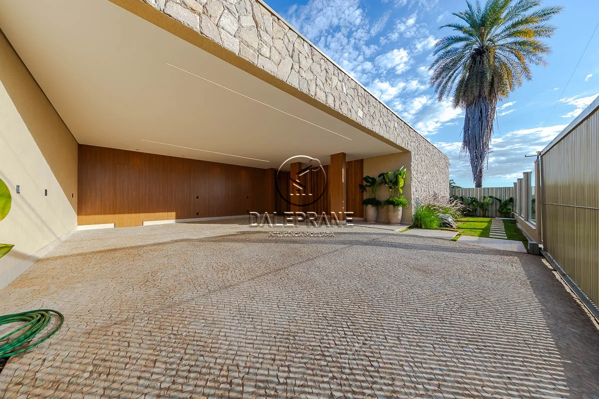 DALEPRANE INTELIGÊNCIA IMOBILIÁRIA VENDE. Uma casa que não se explica… se sente....