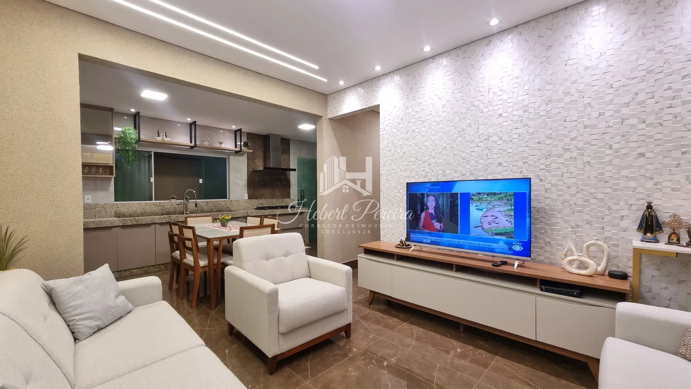 HP Vende: Casa Reformada Impecável com Edicula no Setor de Mansões .NÃO ACEITA F...