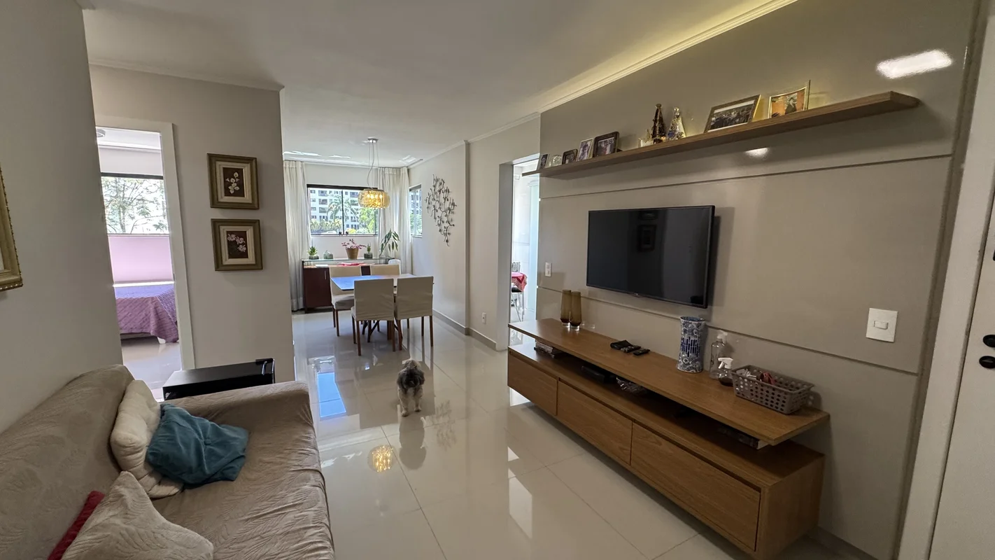 Descubra este excelente apartamento localizado na SQN 212 Bloco J, ASA NORTE, Br...