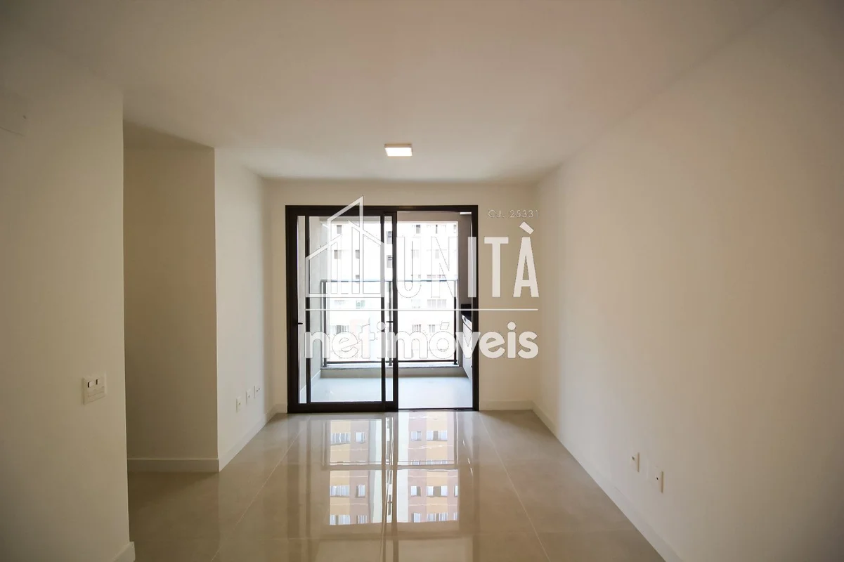 Unità Netimóveis apresenta este excelente apartamento de 2 quartos à venda no Re...