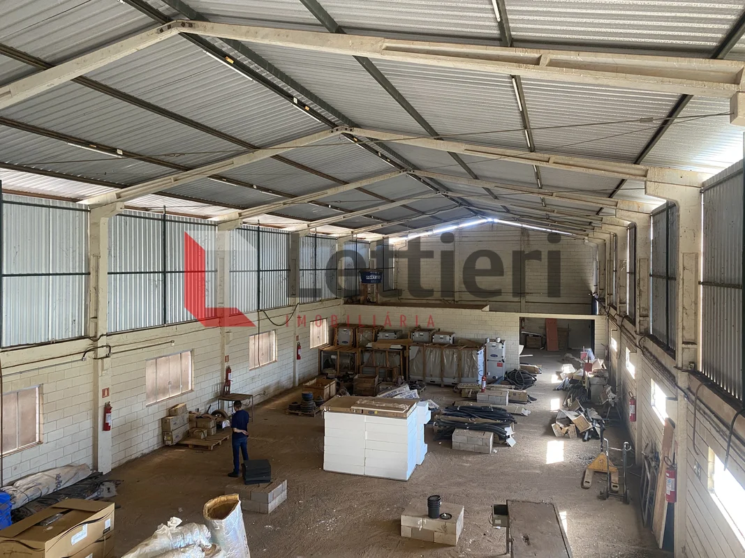 Lettieri vende com exclusividade excelente oportunidade para quem busca um galpã...